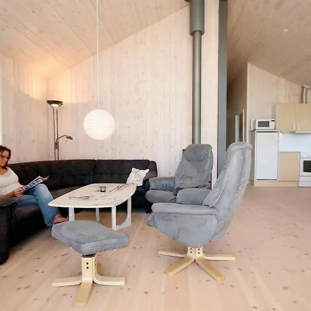 Vakantiehuis Three-bedroom Holiday In Stevns 1 *