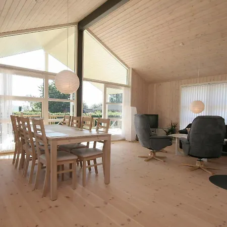 Three-bedroom Holiday In Stevns 1 Rødvig
