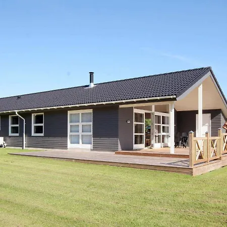 Vakantiehuis Three-bedroom Holiday In Stevns 1